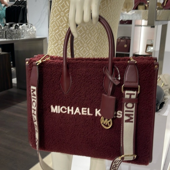 Michael Kors Medium SHEARLING MIRELLA Tote
Shoulder Bag Sherpa 
Oxblood 
NWT - Picture 12 of 16